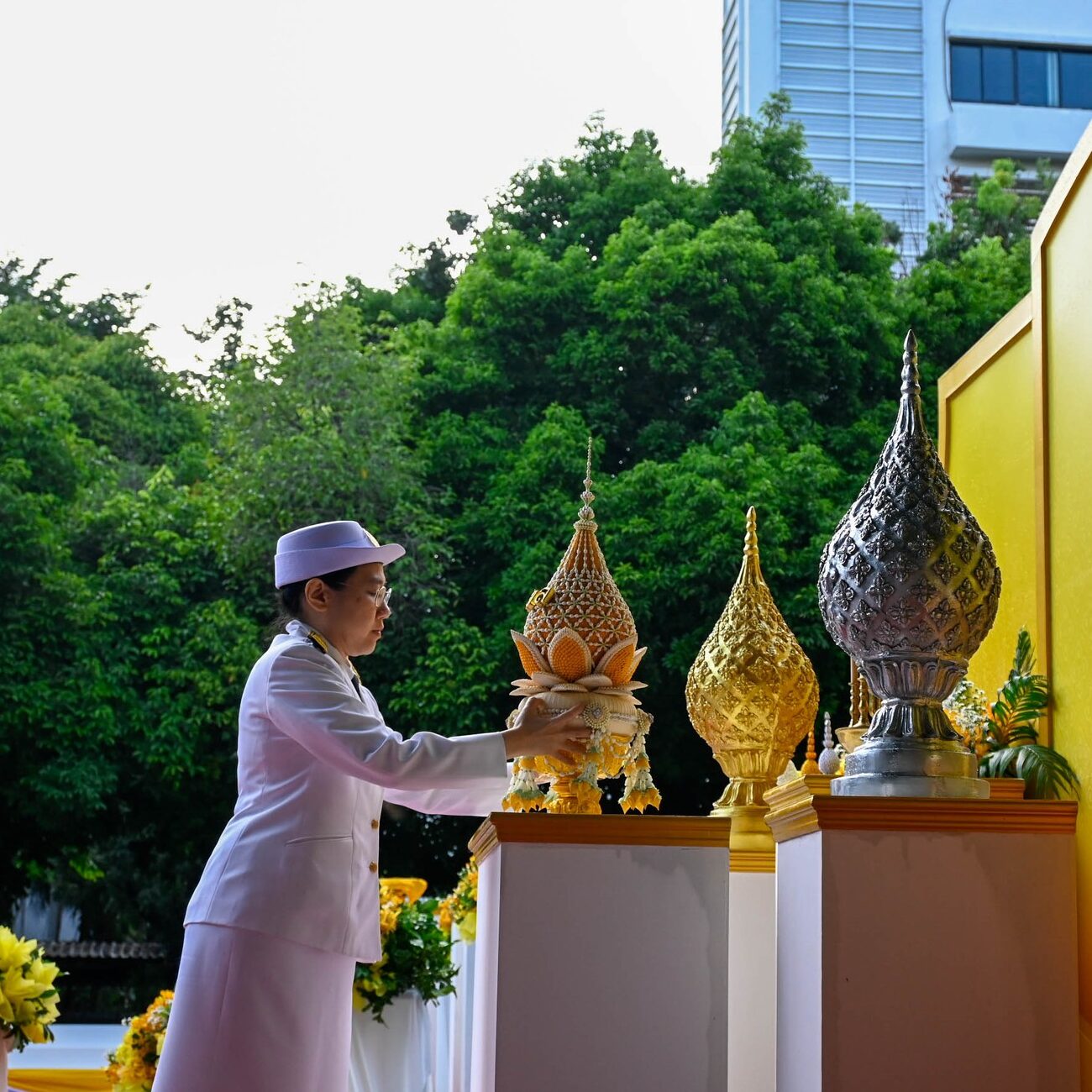 สจล. ร่วมพิธีวางพุ่มดอกไม้ถวายราชสักการะพระบาทสมเด็จพระบรมชนกาธิเบศร มหาภูมิพลอดุลยเดชมหาราช บรมนาบพิตร “พระบิดาแห่งเทคโนโลยีของไทย”