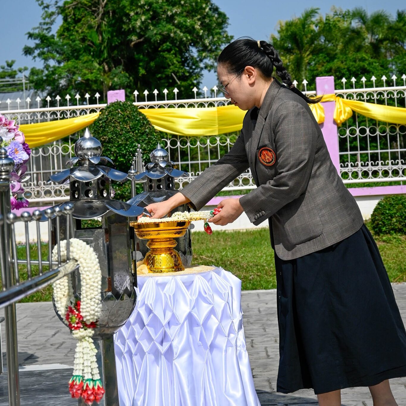 สจล. ร่วมพิธีวางพวงมาลัย เนื่องในโอกาสวันคล้ายวันสถาปนาโรงเรียนพรตพิทยพยัต ครบรอบ ๗๖ ปี